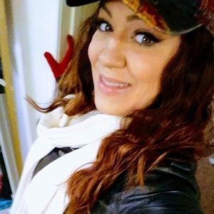 Meet your Posher, Amber renee